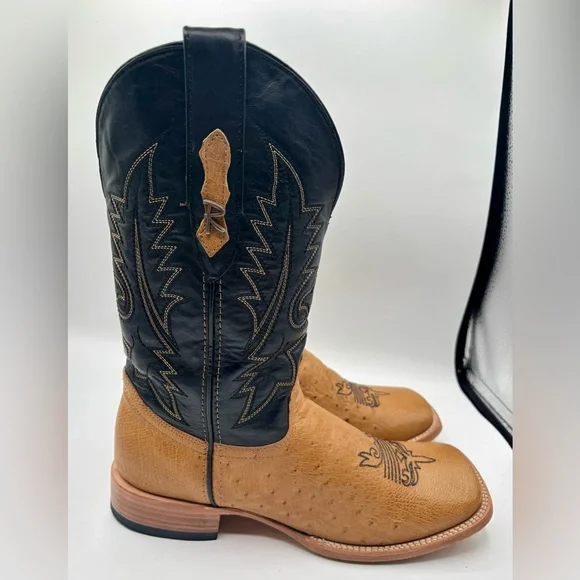 Pre-own mens smooth ostrich excellent condition use few times like new SIZE 10D
